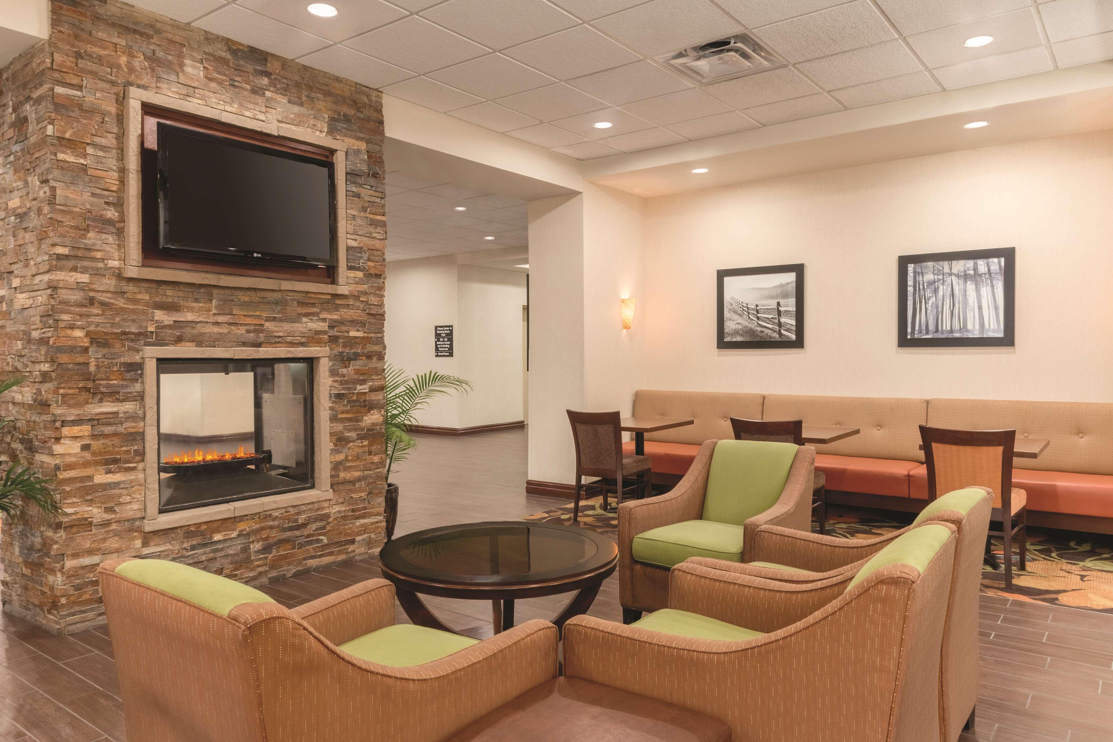 Hampton Inn By Hilton Edmonton South Exterior foto