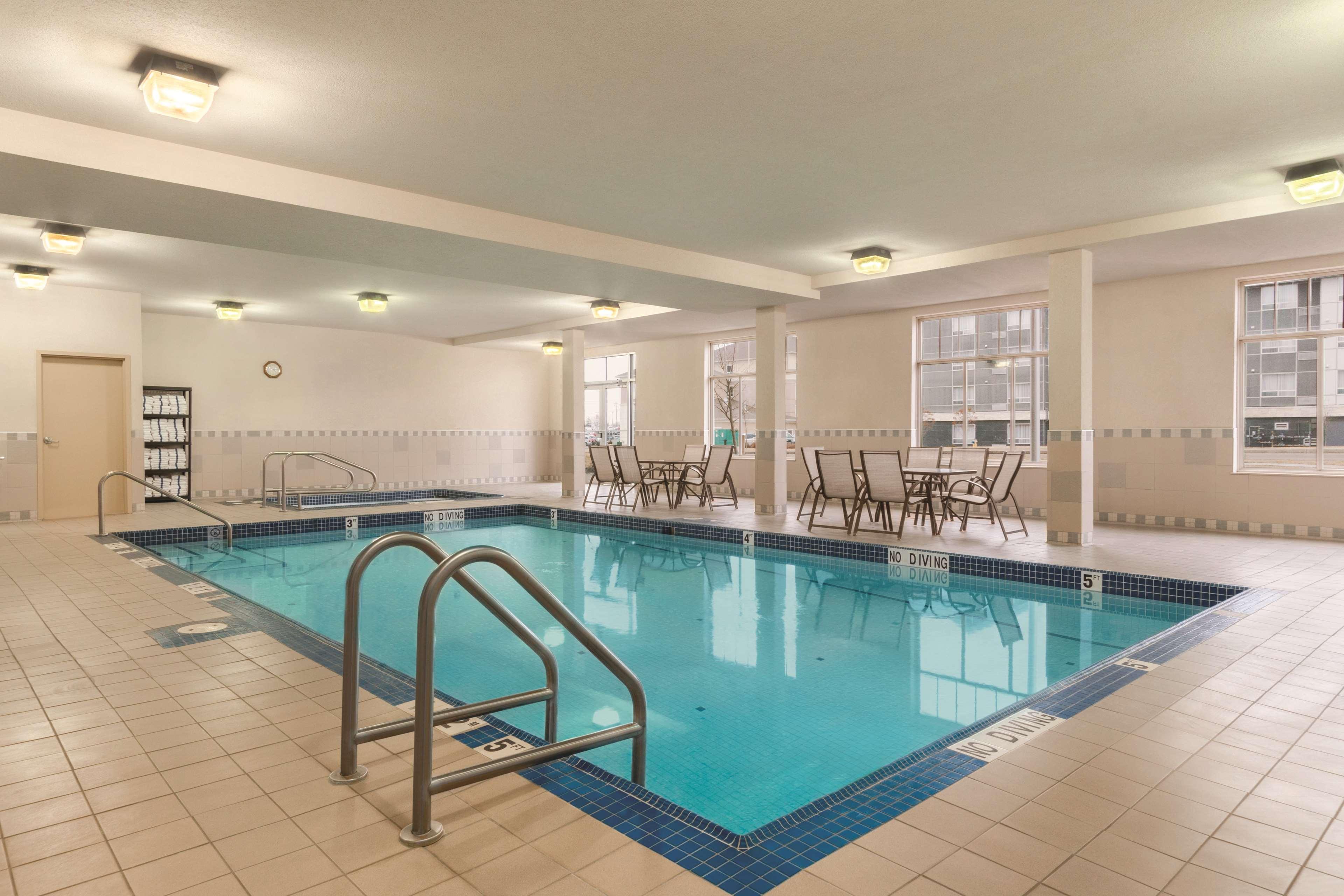 Hampton Inn By Hilton Edmonton South Exterior foto